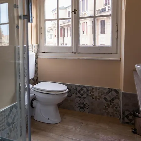 بيت ضيافة Central City Genova