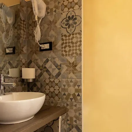 بيت ضيافة Central City Genova جنوة